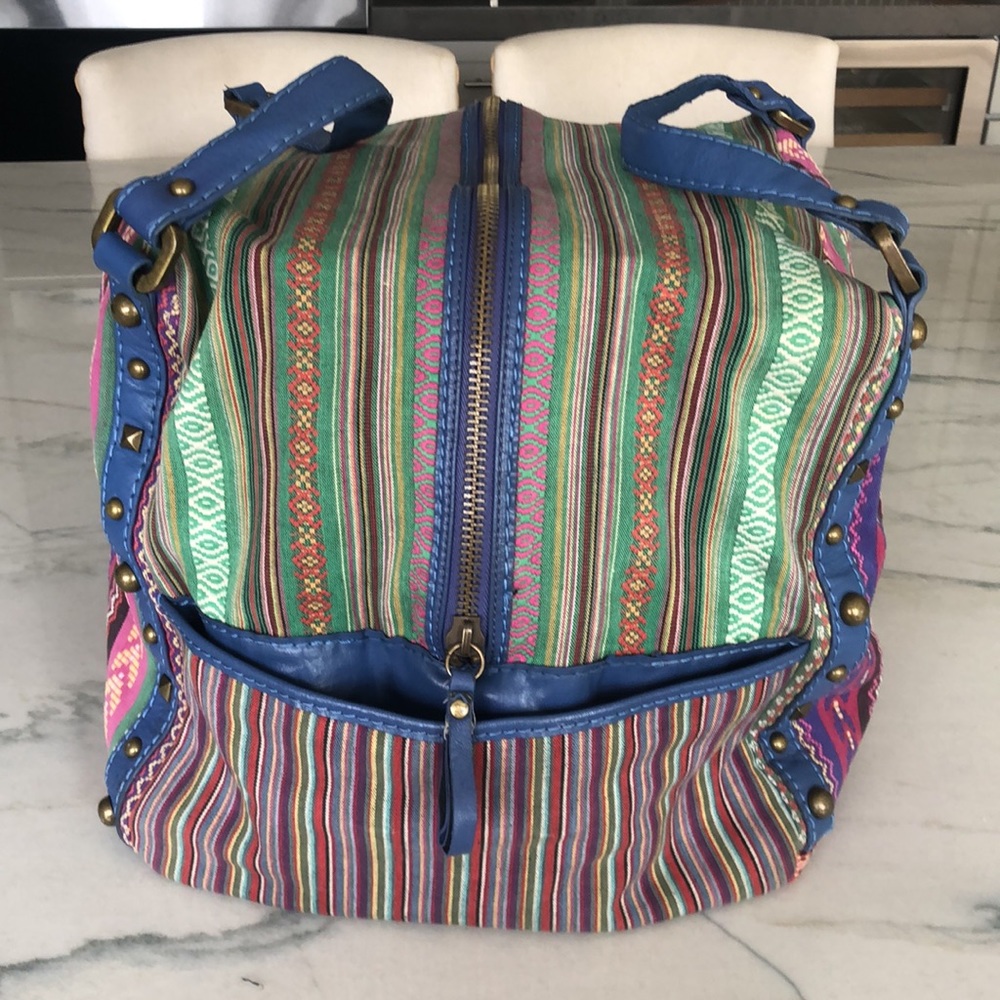 Anthropologie Weekender Bag. Zipper works Inside pockets. 12” x 12” x 12”